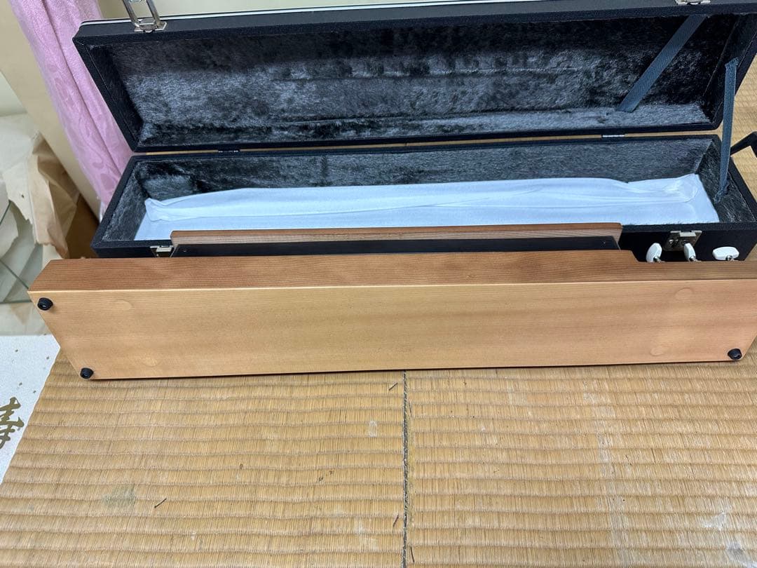 【木製琴 ハードケース付き】　お琴　弦楽器　音楽　三味線　日本伝統