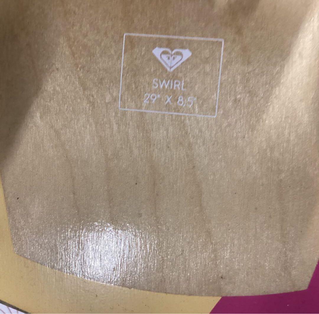 新品格安　女の子に大人気　オシャレなロキシーサーフスケート28インチレインボー