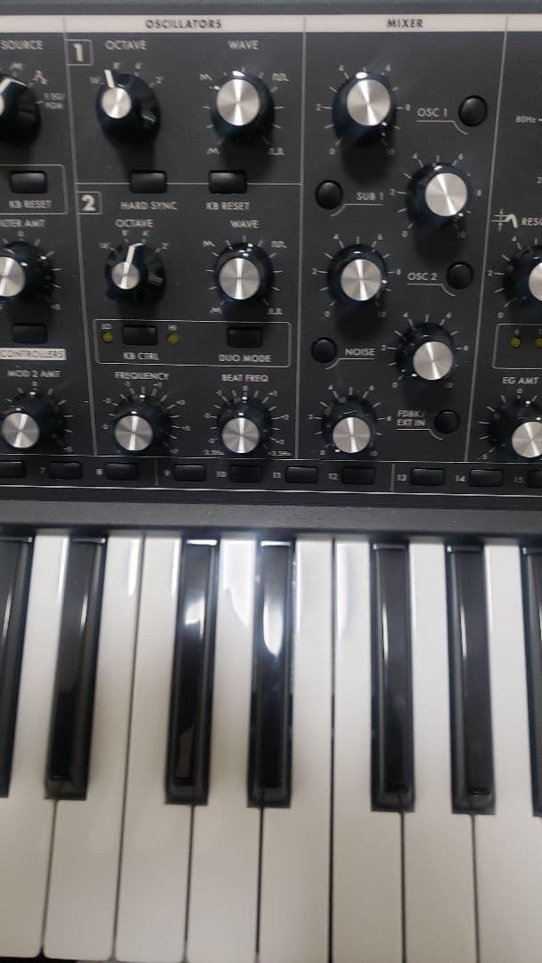 【美品】Moog Subsequent 37