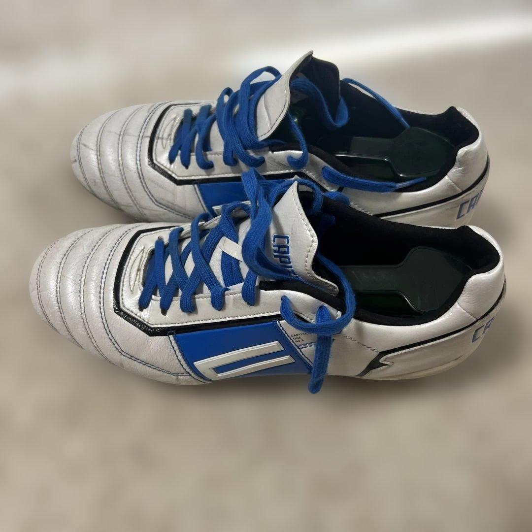 サッカースパイク　24.5 CAPITTEN
