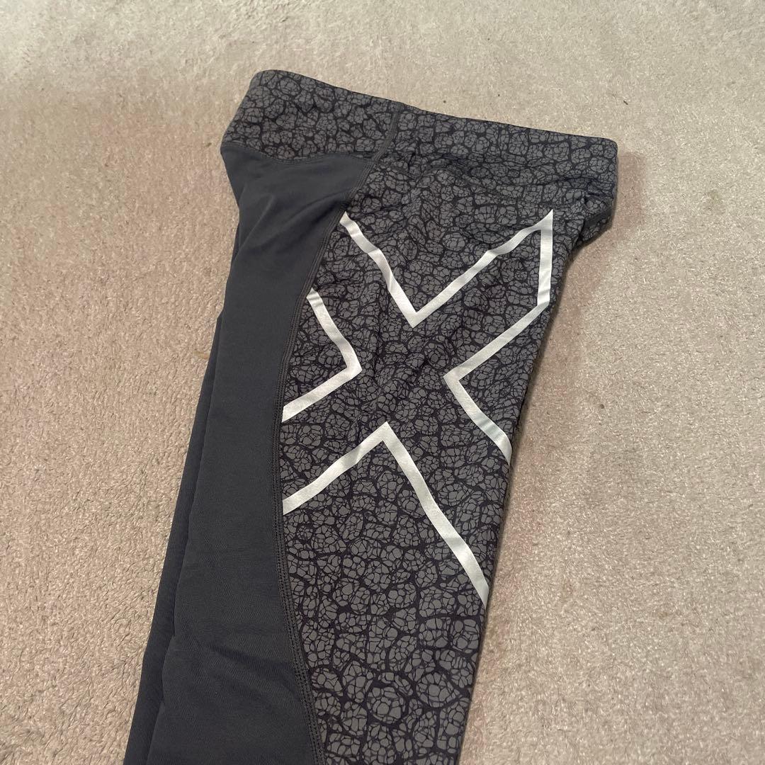 2XU 女性用 XS タイツ グレー/ブラック