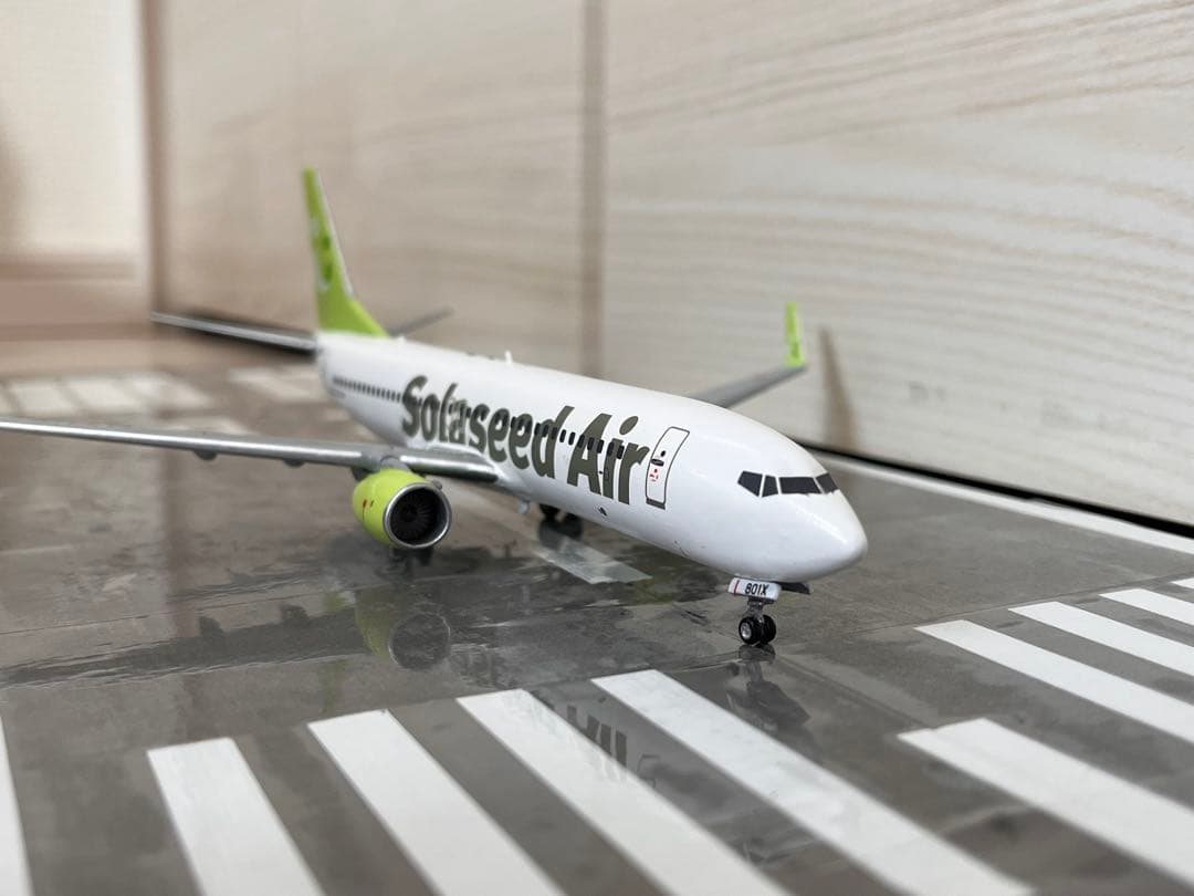 ソラシドエア　Boeing 737-800 1/200 プラモデル完成品