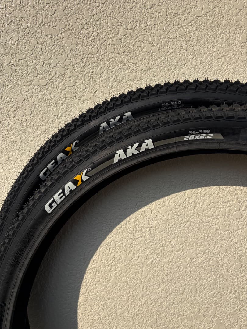 新品 Vittoria GEAX AKA 26×2.2 2本 26x2.0 2本