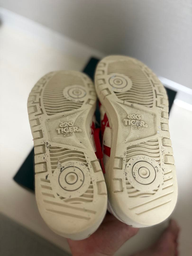 アシックス　ファブレ　ジャパン　Onitsuka Tiger