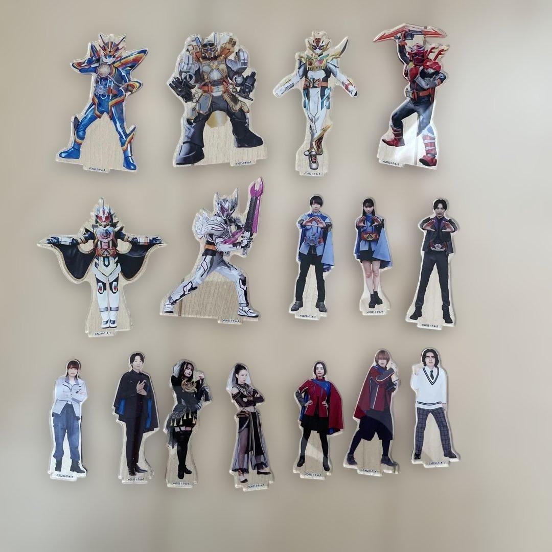 仮面ライダーガッチャード　アクリルスタンド　仮面ライダーストア