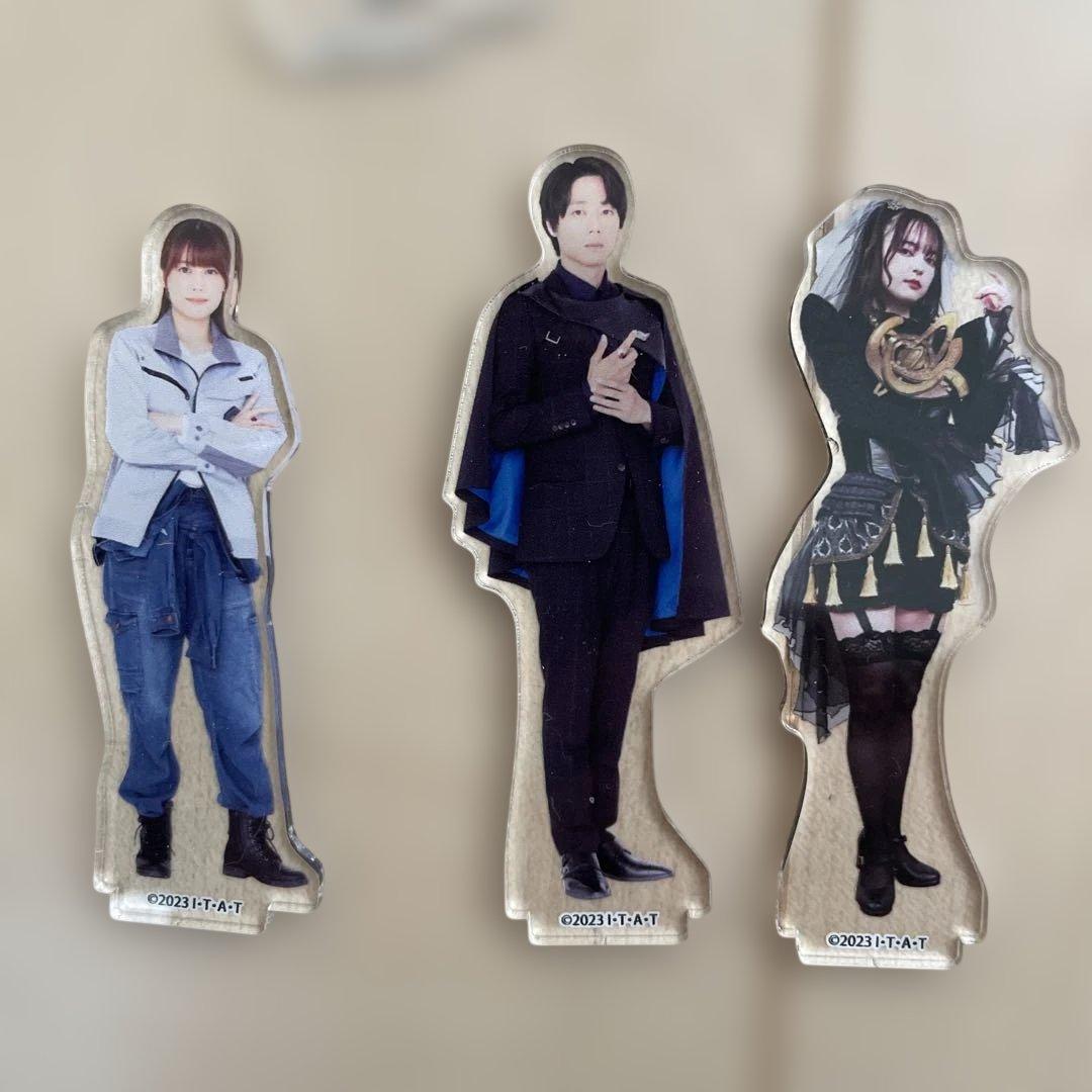 仮面ライダーガッチャード　アクリルスタンド　仮面ライダーストア