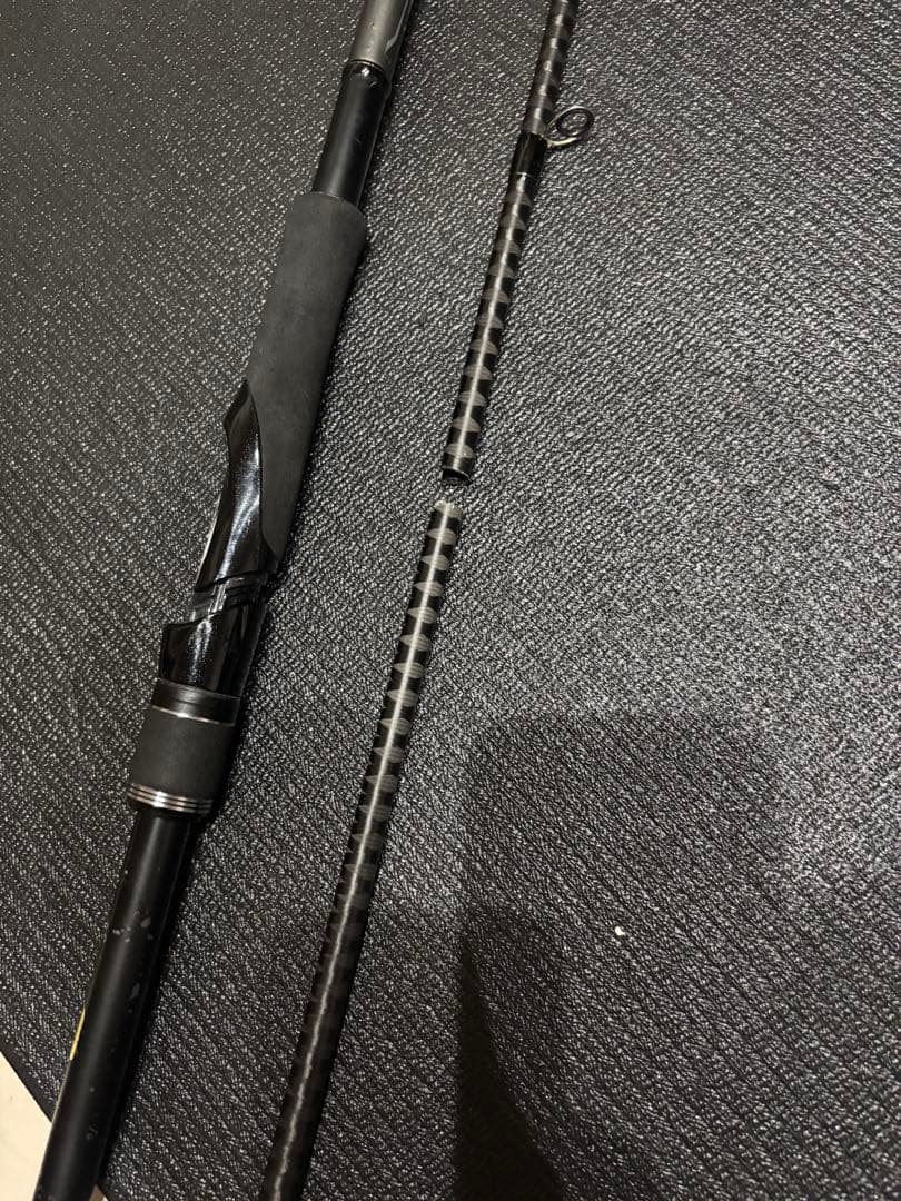 18ディアルーナS106MH ジャンク バット側は正常、竿先側は折れています。
