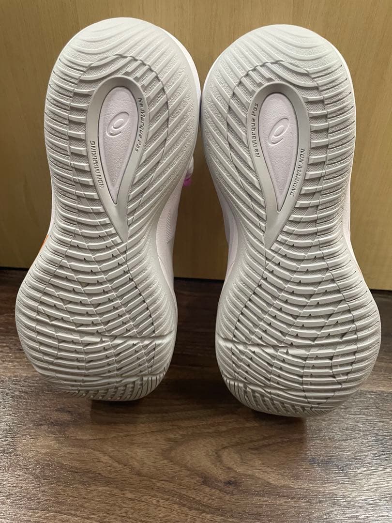 シューズ(男性用) NOVA SURGE LOW 2 26cm