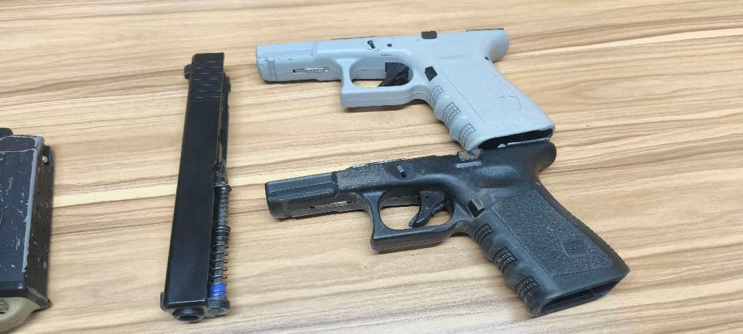 ハンドガンG19TTI 6本マガジン付き