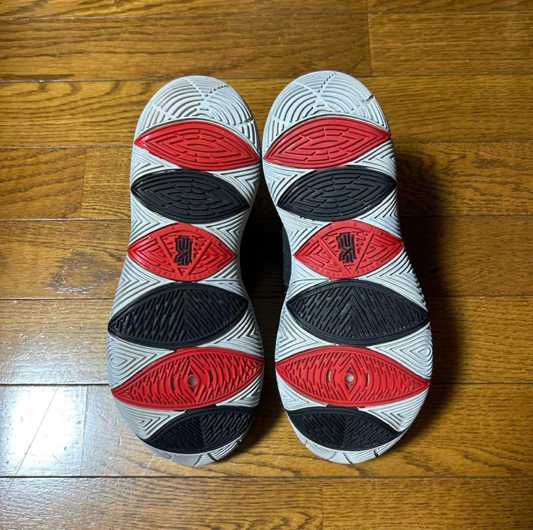 Nike Kyrie 5 スニーカー ブラック/レッド
