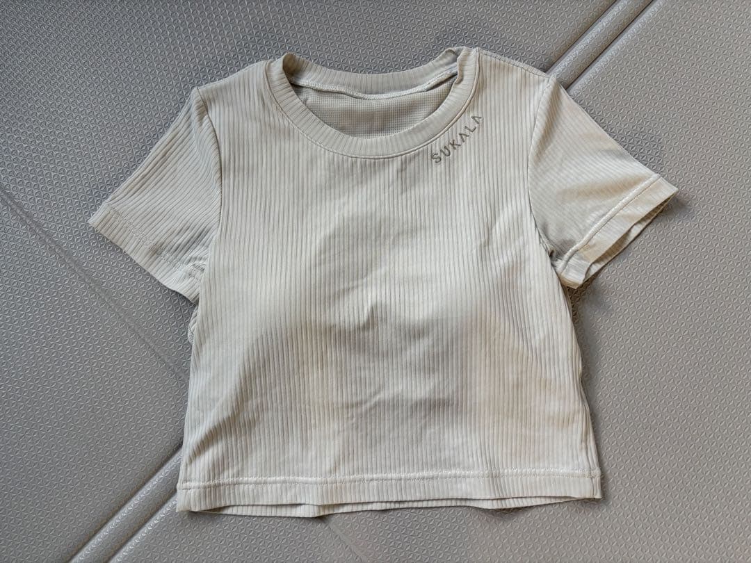 【未使用】SUKALA lava カップ付きバックベントTee