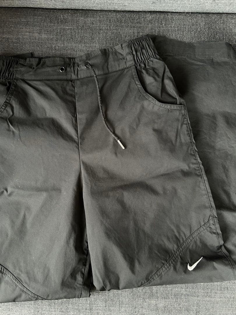 NIKEナイキ スポーツウェア エッセンシャル ウーブン ハイウエスト パンツ