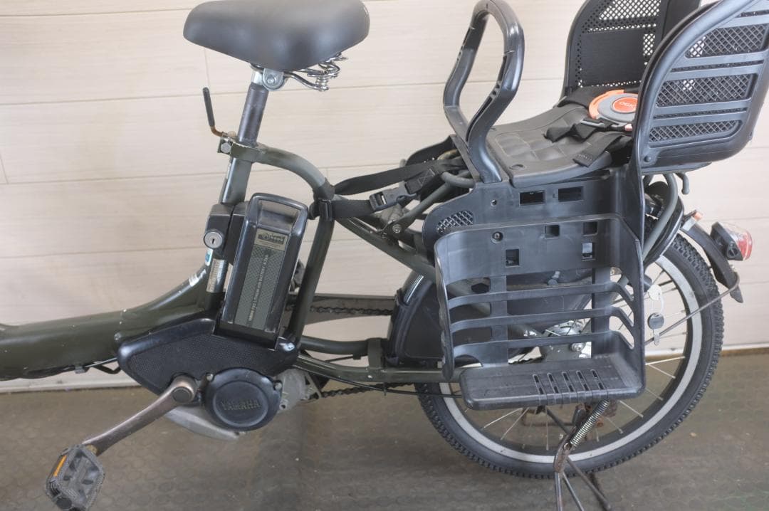 電動自転車ヤマハPAS　KISS　20インチ3段　8.7Ah（4点灯）充電器あり