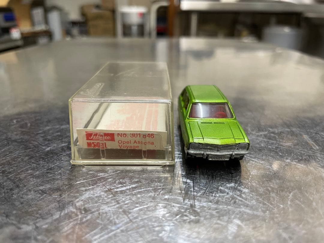 シュコーモデル　Schuco ミニカー　Opel Ascona Voyage