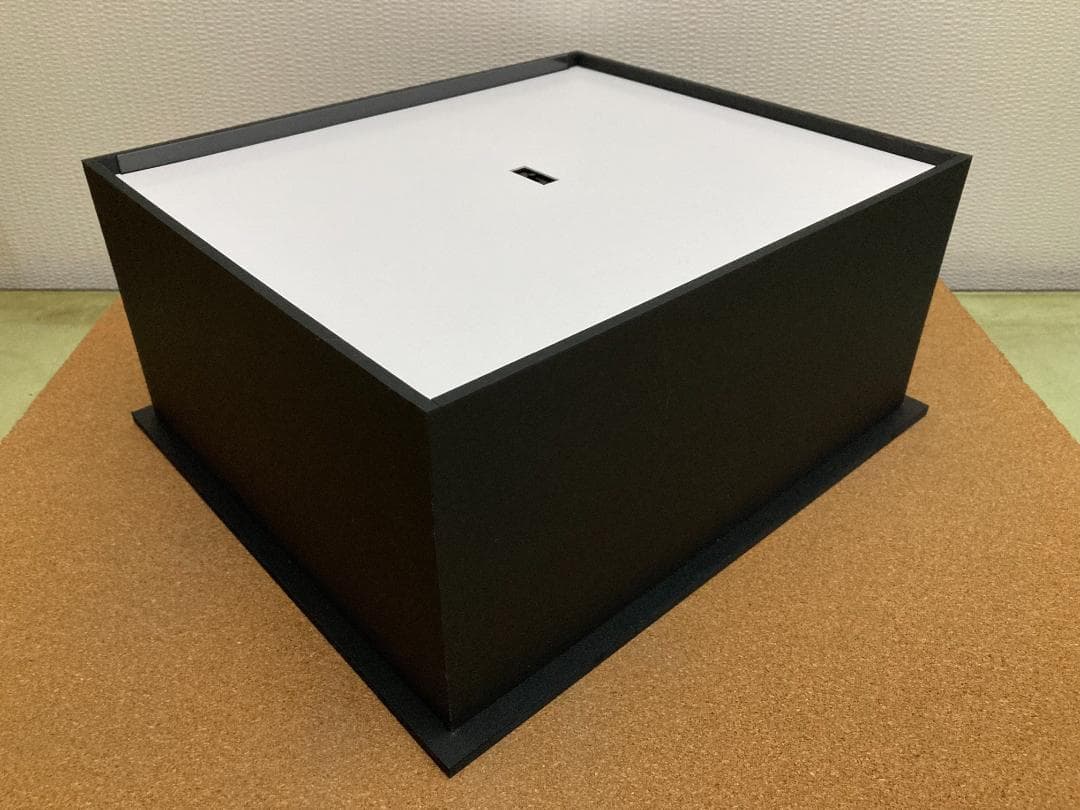 ミニカー専用ジオラマ：1/43 ショールームⅣ（ひな壇タイプ）／ミラーシート貼り