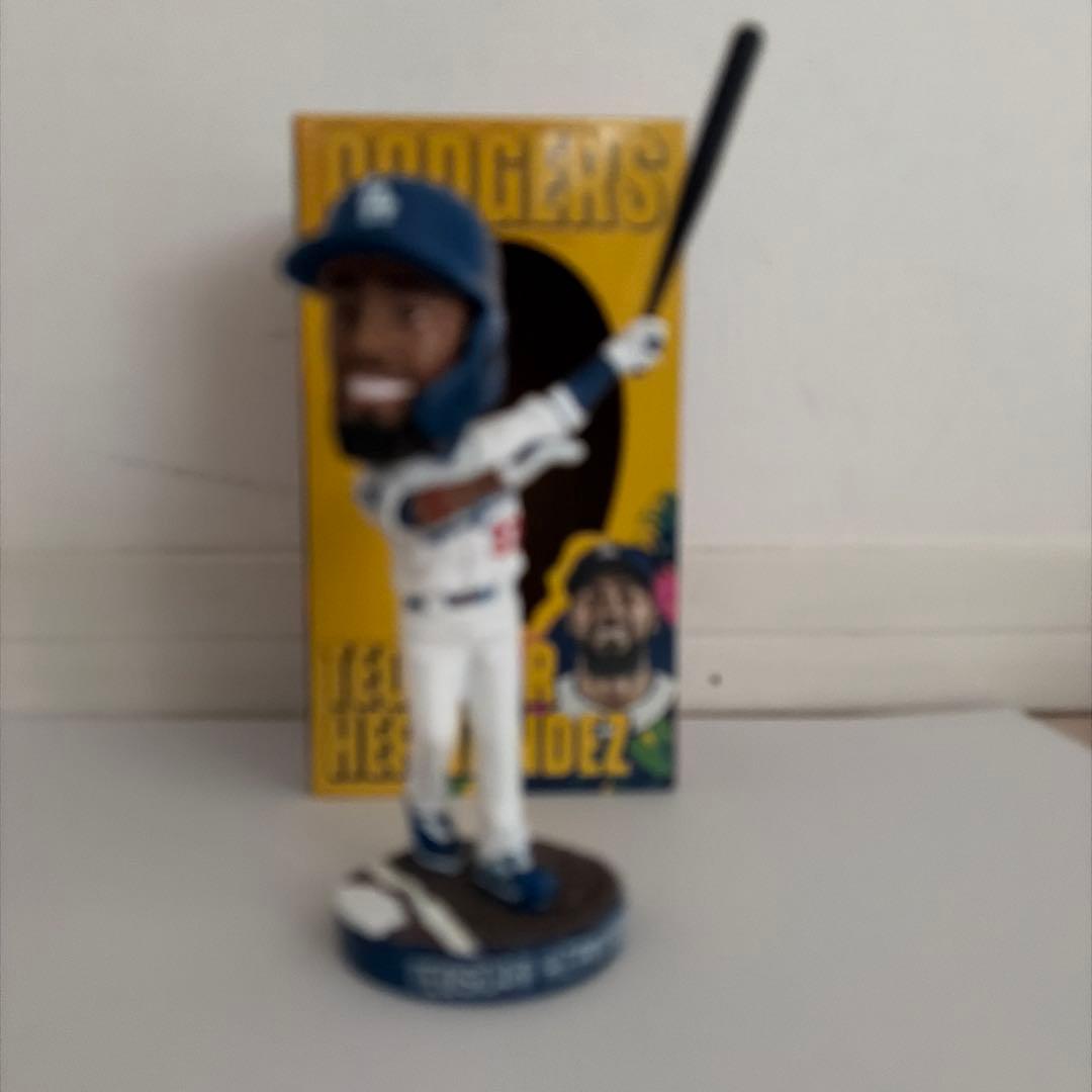 【米限定激レア】ドジャース TEOSCAR HERNANDEZ ボブルヘッド人形