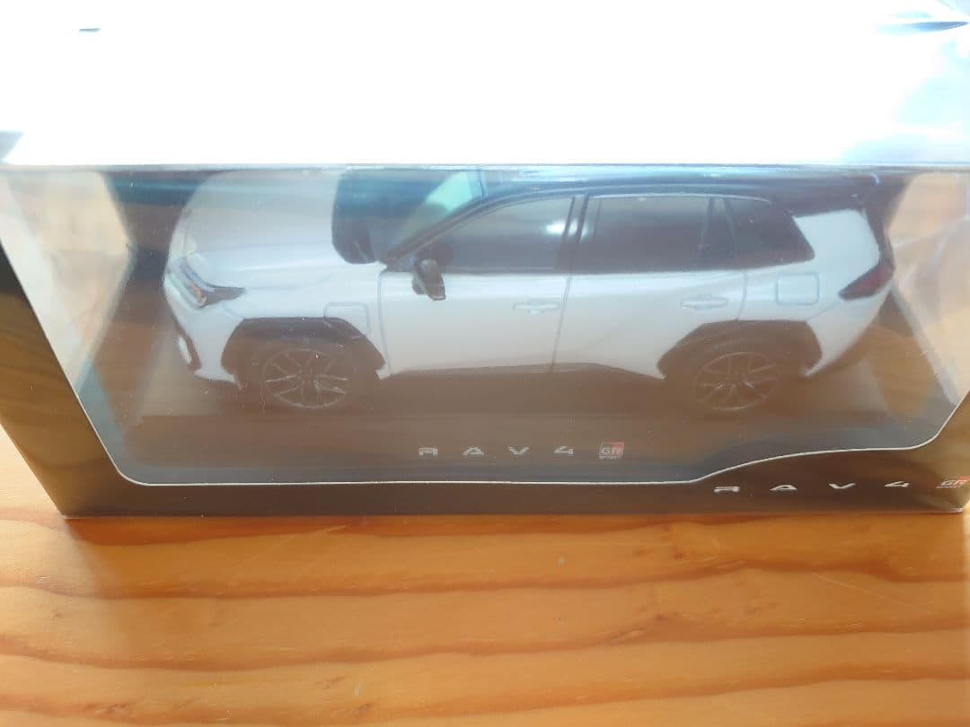 ☆ゲリラSALE 新型RAV4　GRスポーツ　プラチナ　ホワイト　カラーサンプル