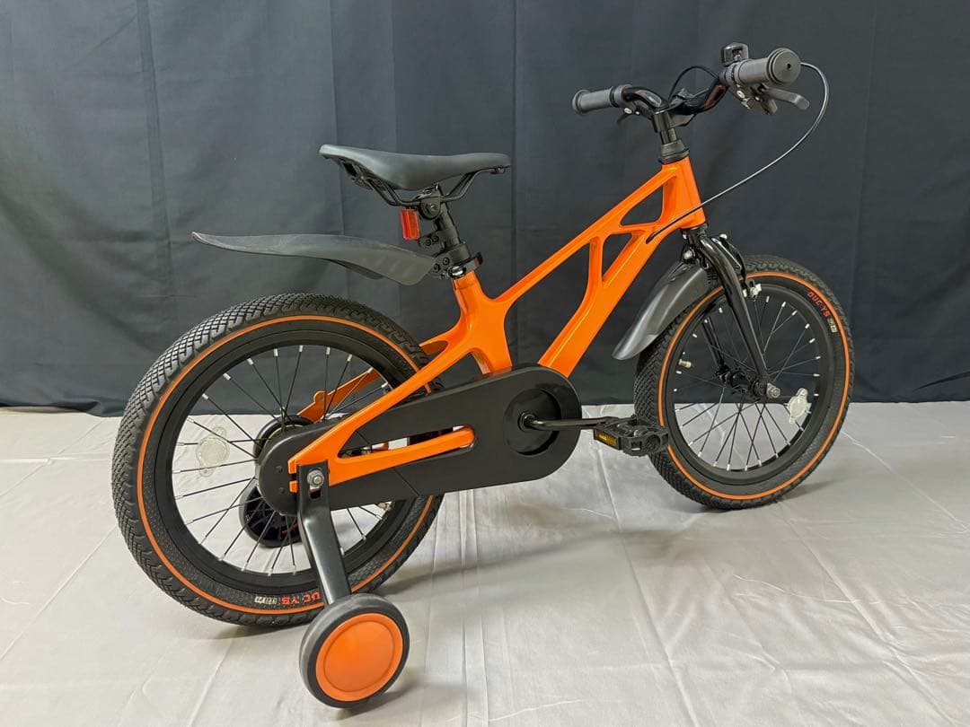 スタイリッシュ キッズバイク 16インチ マグネシウムフレーム 軽量 子供自転車