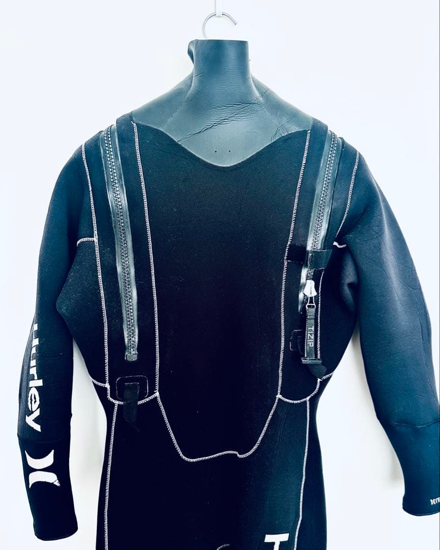 Hurley（ハーレー）ドライ ウェットスーツ（ブーツ一体型）