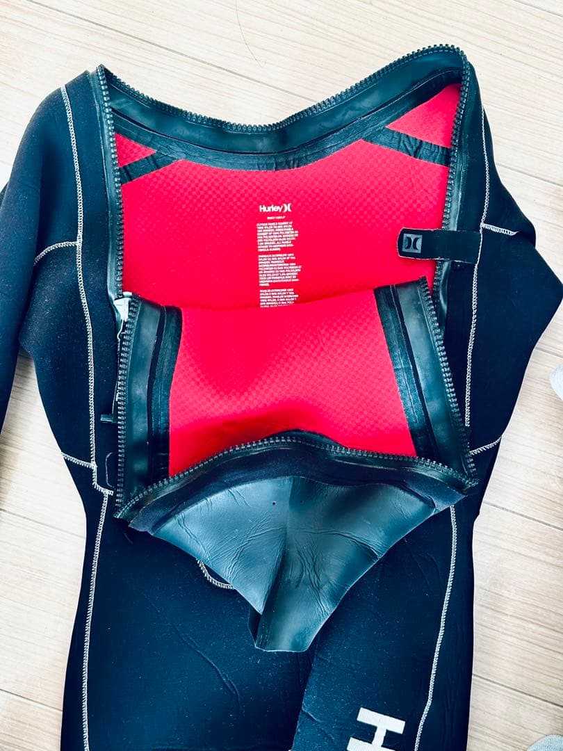 Hurley（ハーレー）ドライ ウェットスーツ（ブーツ一体型）