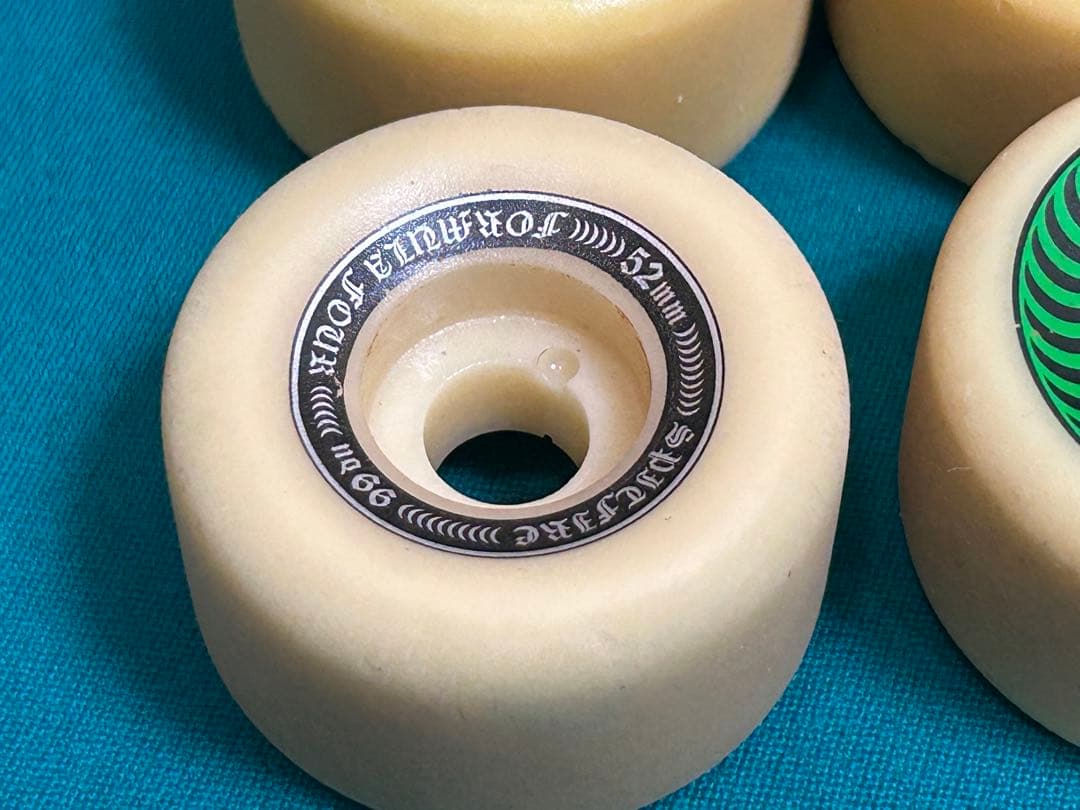 スピットファイア 52mm FORMULAFOUR 99D