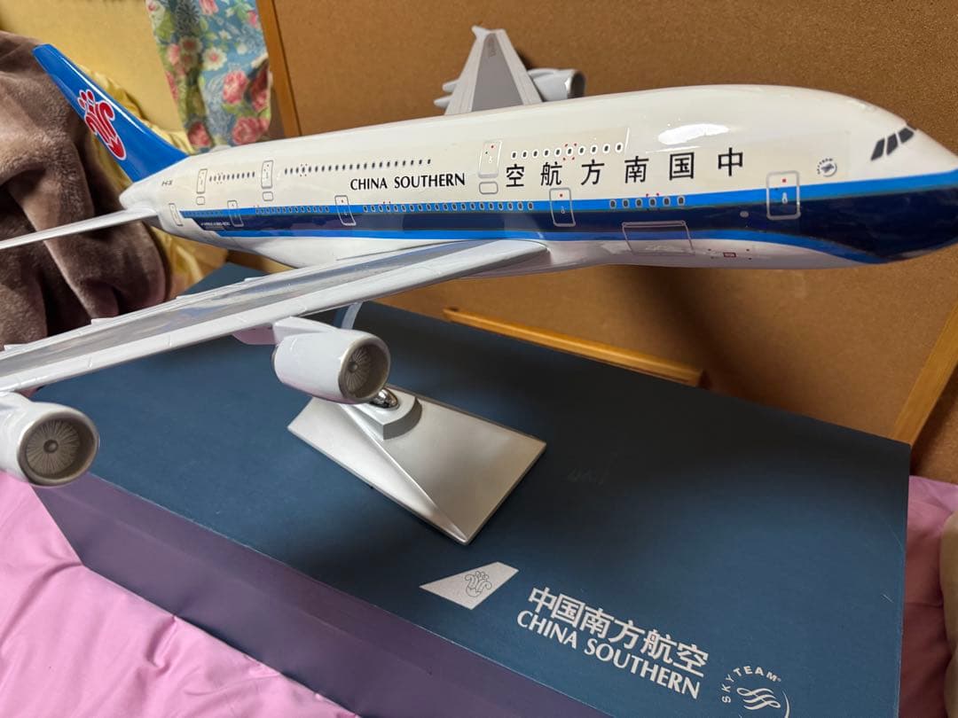 希少品　中国南方航空 エアバスA380-800 非売品　1/100スケール　特大