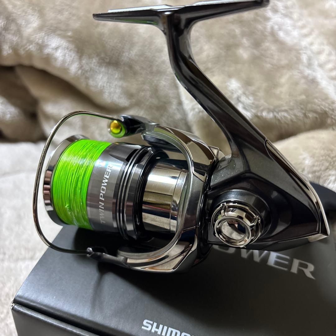 SHIMANO 24ツインパワー C3000XG スピニングリール