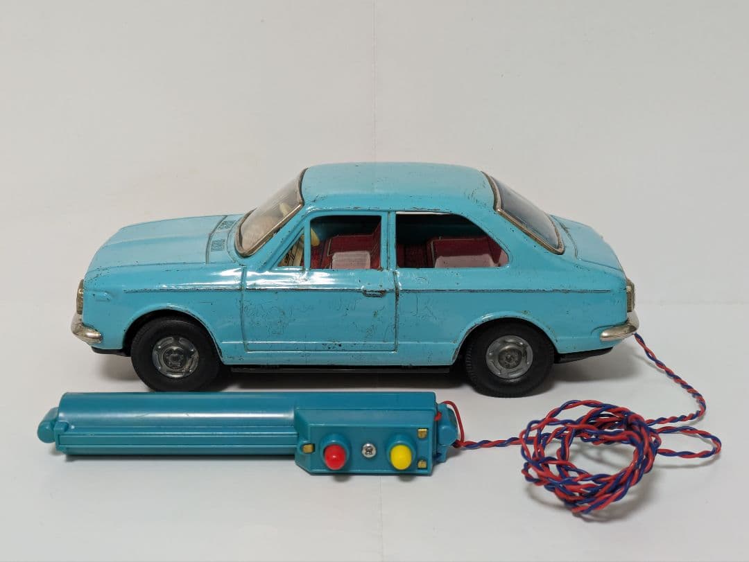 バンダイ ブリキ トヨタ カローラ 1100 リモコンカー