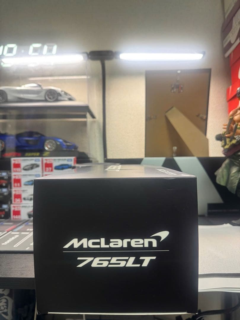 マクラーレン 765LT 1/18 スケールモデルミニカー