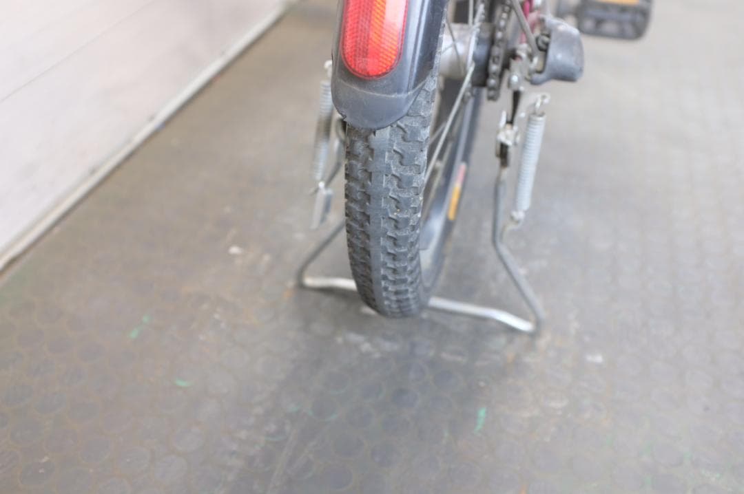 電動自転車 ブリヂストン製　18インチ　3段　8.1Ah（4点灯）充電器あり