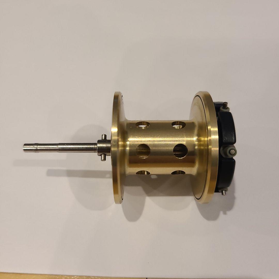 SHIMANO カルカッタ 100 XT ベイトリール　シマノ 右ハンドル