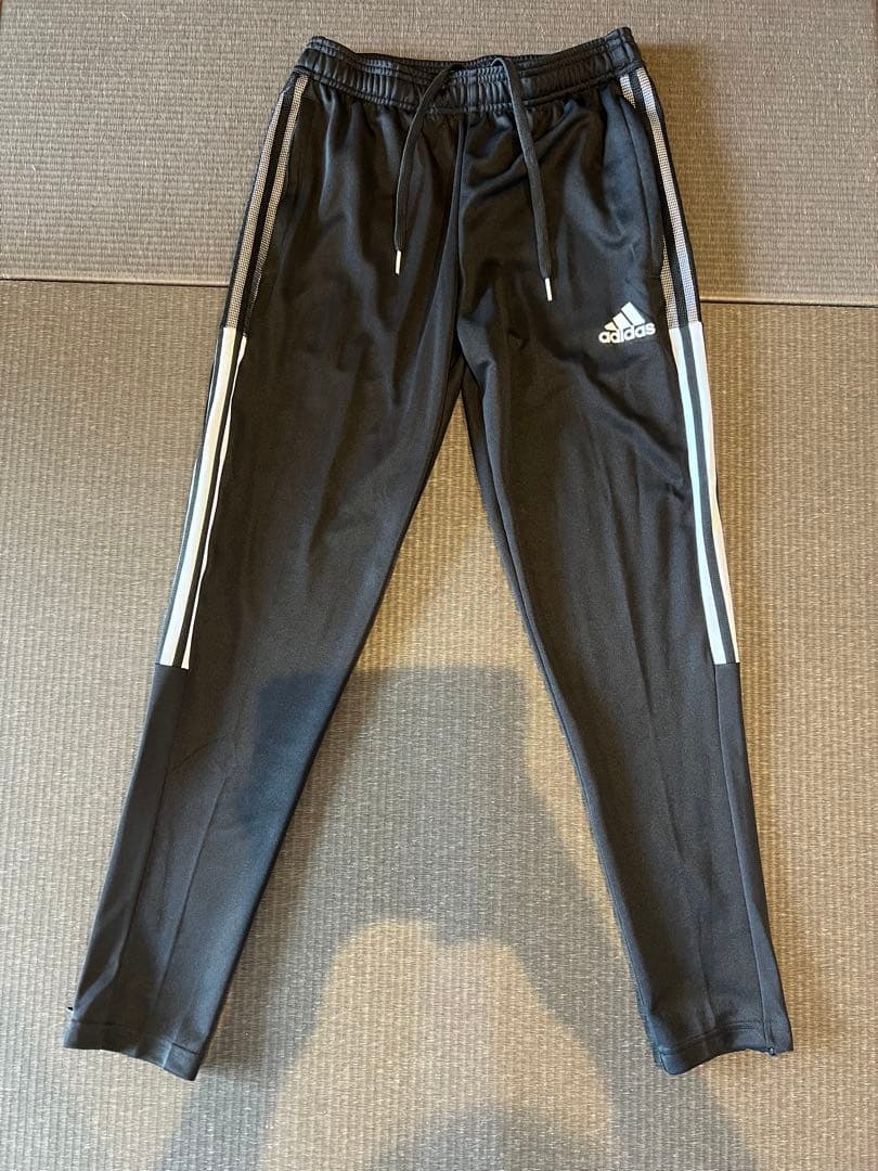 adidas アディダス　ジャージ上下　TIRO21 ブラック　メンズMサイズ