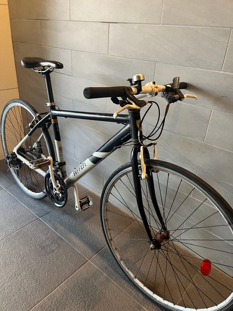 【東京近郊受渡希望】クロスバイク　フェラーリ　軽量車体　即乗可能