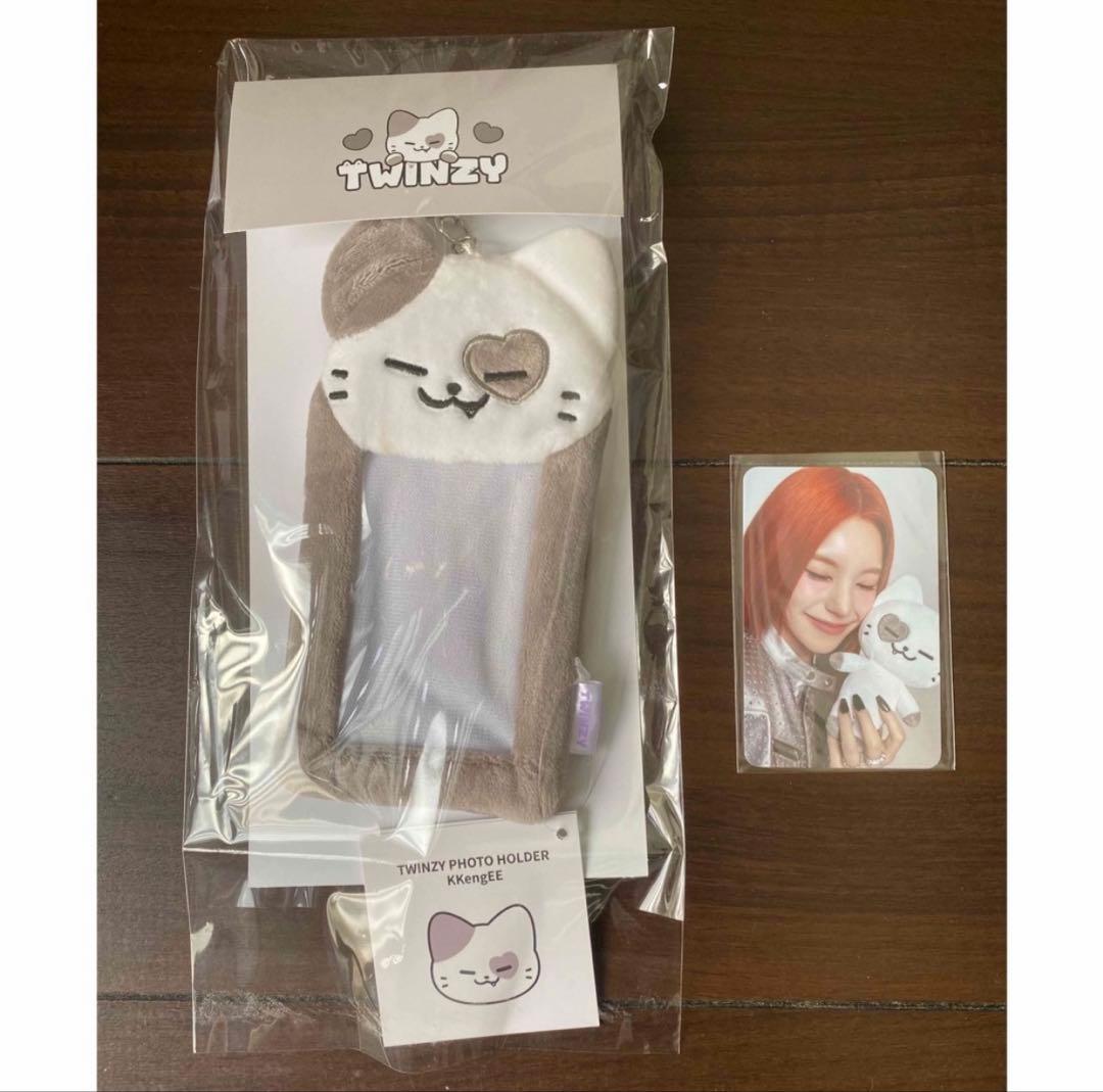 ITZY TWINZY PHOTO HOLDER KKengEE イェジ