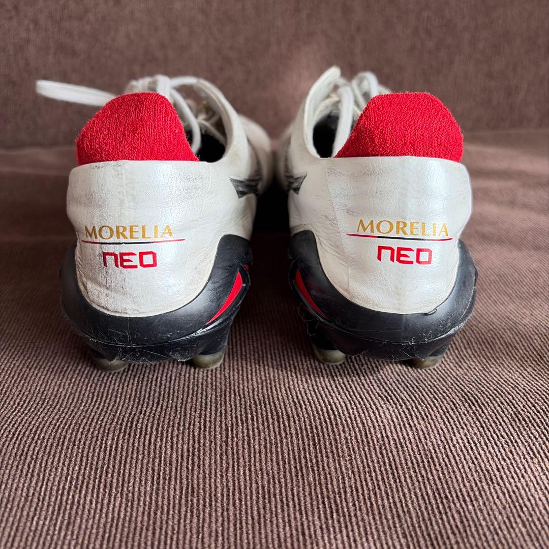 Mizuno Morelia NEOサッカーシューズ ホワイト/レッド