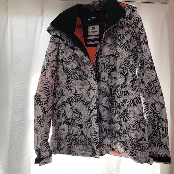 美品　一度のみ着用２時間　ROXY スノーボードウエア