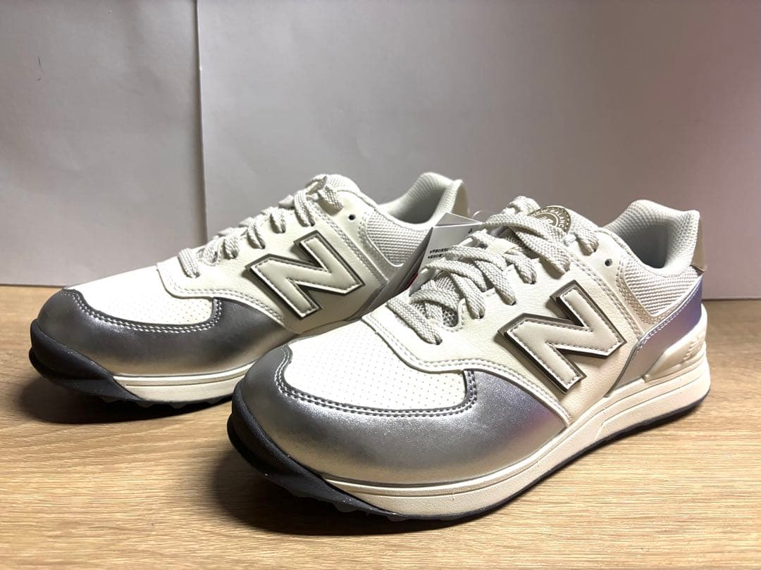 未使用23.5cm 2E ニューバランスゴルフWGS574S3 ホワイトシルバー