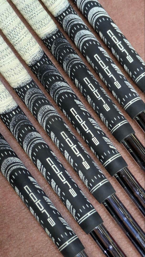 cobraグリップ付き　KBS TOUR90(R) 7本