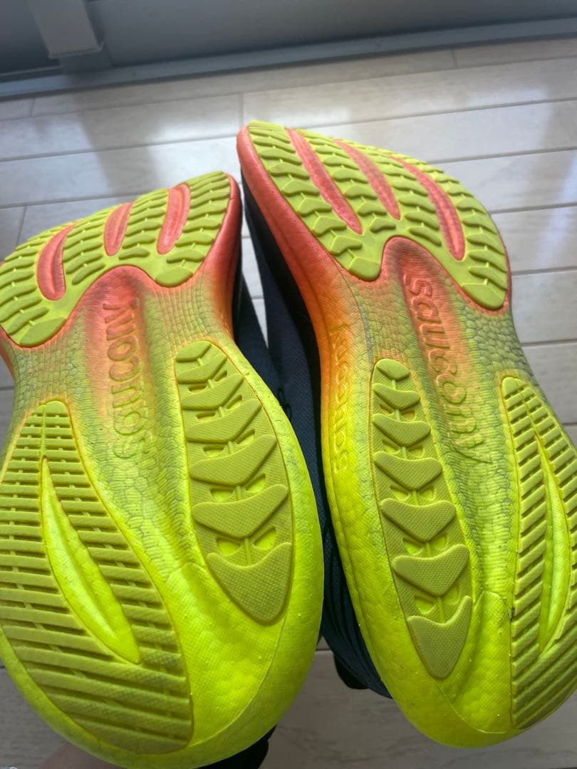 サッカニートライアンフ23 28.5cm
