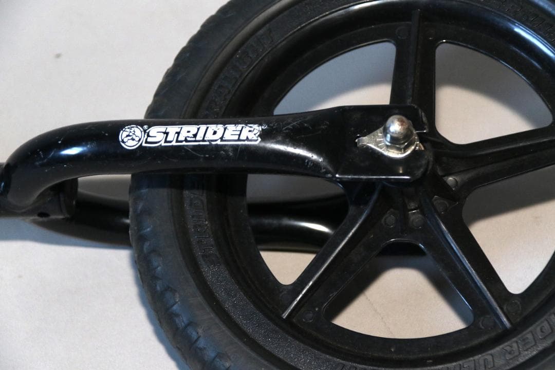STRIDER 12 Sport バランスバイク レッド