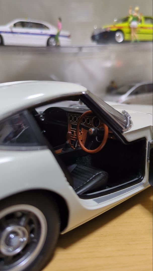アートオート1/18トヨタ 2000GT ミニカー ホワイト