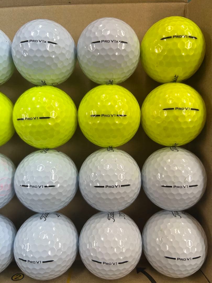 タイトリスト中古ゴルフボール　プロv1 v1x 25年ニューモデル　おまけ付き