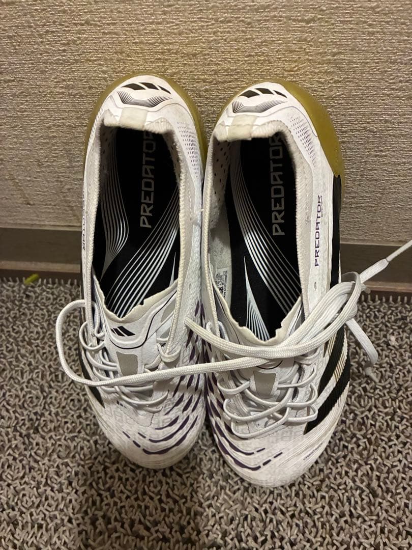 adidas Predator サッカーシューズ ホワイト/ブラック/ゴールド