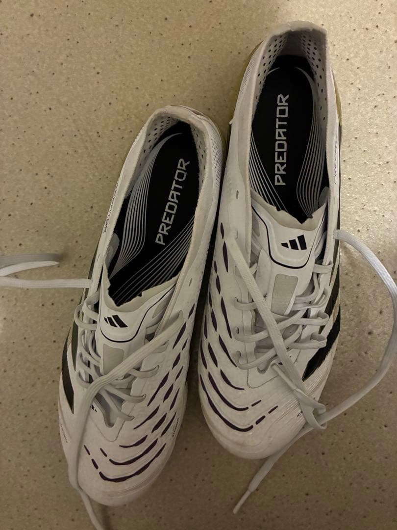 adidas Predator サッカーシューズ ホワイト/ブラック/ゴールド