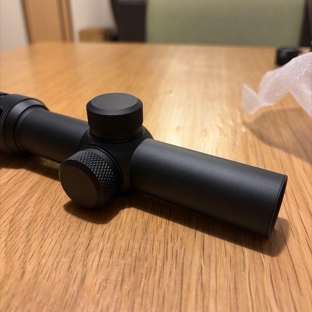 VectorOptics FORESTER JR 1-4x24スコープ