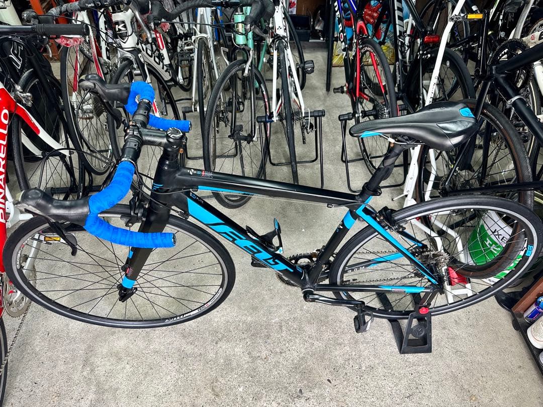 基本分解発送送料無料！完成車配送等ご相談ください！FELT Z95 新品タイヤ