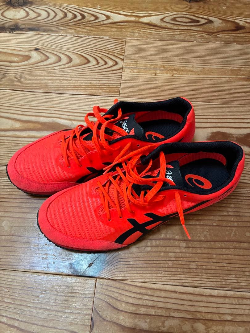 asics スパイクシューズ オレンジ