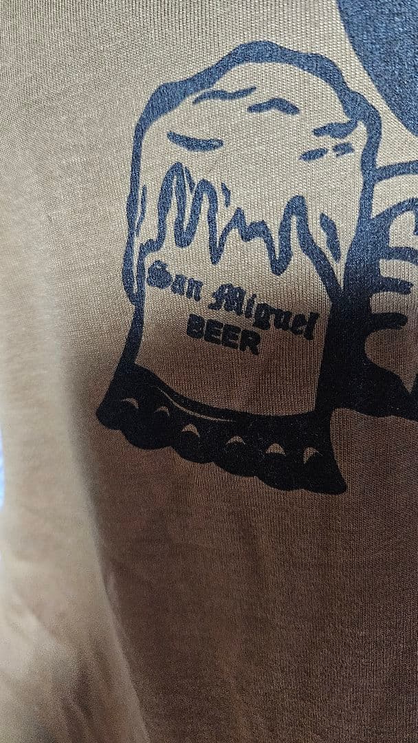 厚木米軍、カーキ ロゴ入り Tシャツ。 サイズ XL　です。