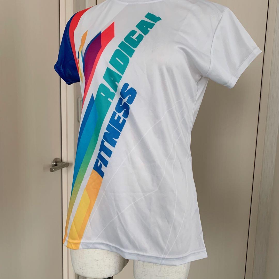 【新品】激レア★明るく弾むレインボーカラー《ラディカルフィットネス 》トップス