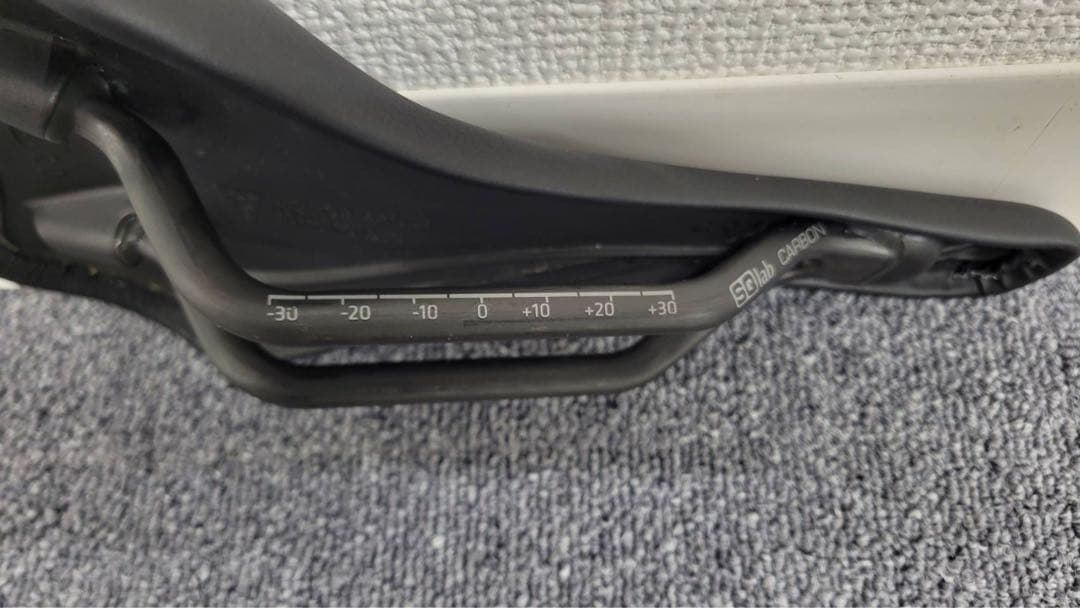 Sqlab612 Ergowave R Carbonサドル140mm幅使用極少品